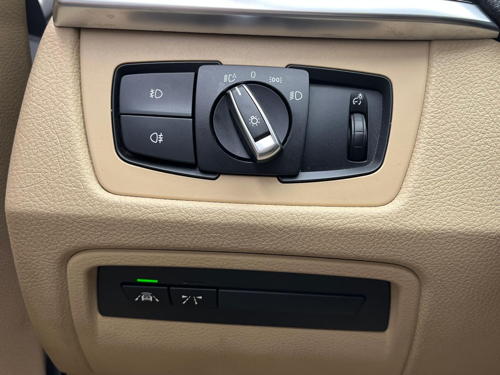 BMW 3 Serisi 318i Premium Line araç fotoğrafı 5