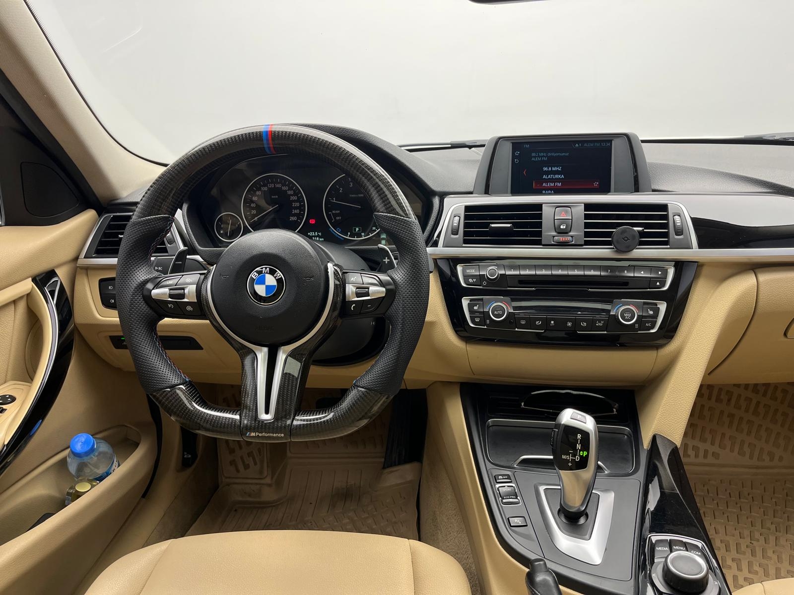 BMW 3 Serisi 318i Premium Line araç fotoğrafı 21