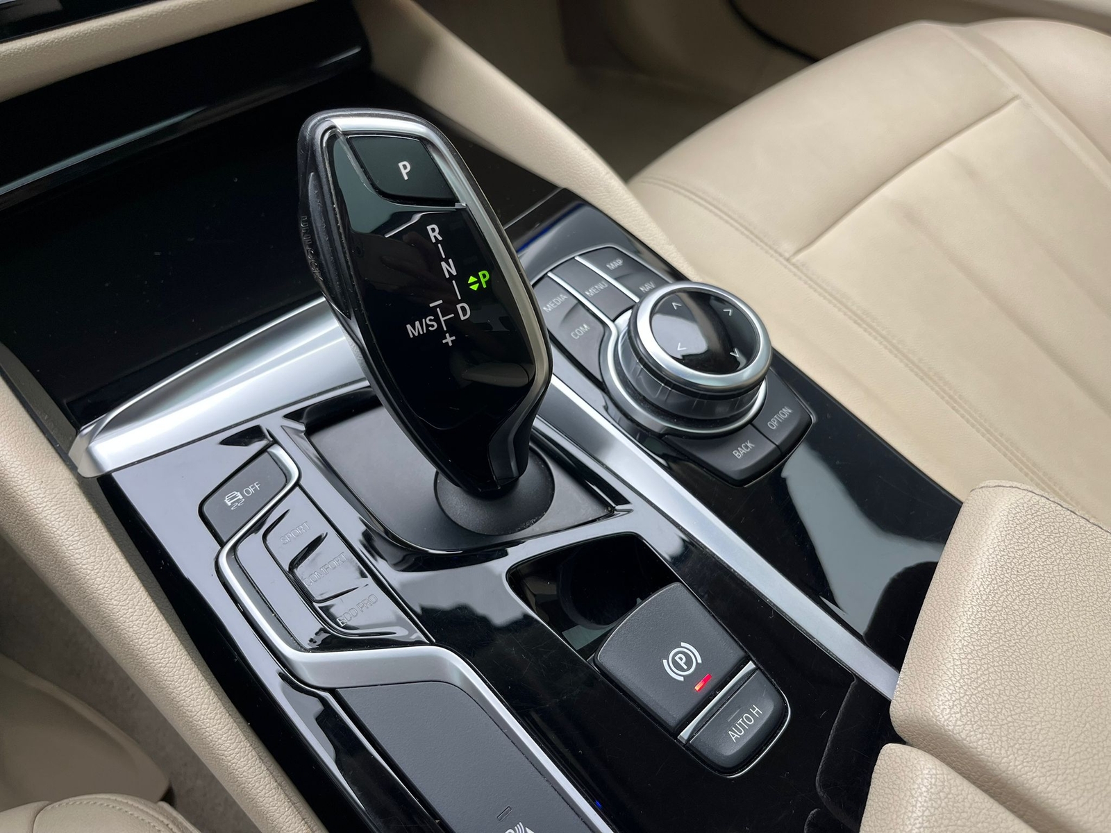 BMW 5 Serisi 520i Prestige araç fotoğrafı 3