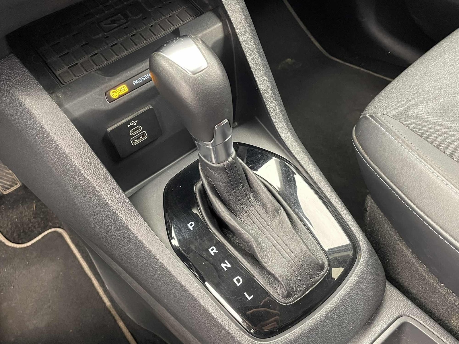 Ford Tourneo Courier 1.0 EcoBoost Active araç fotoğrafı 11