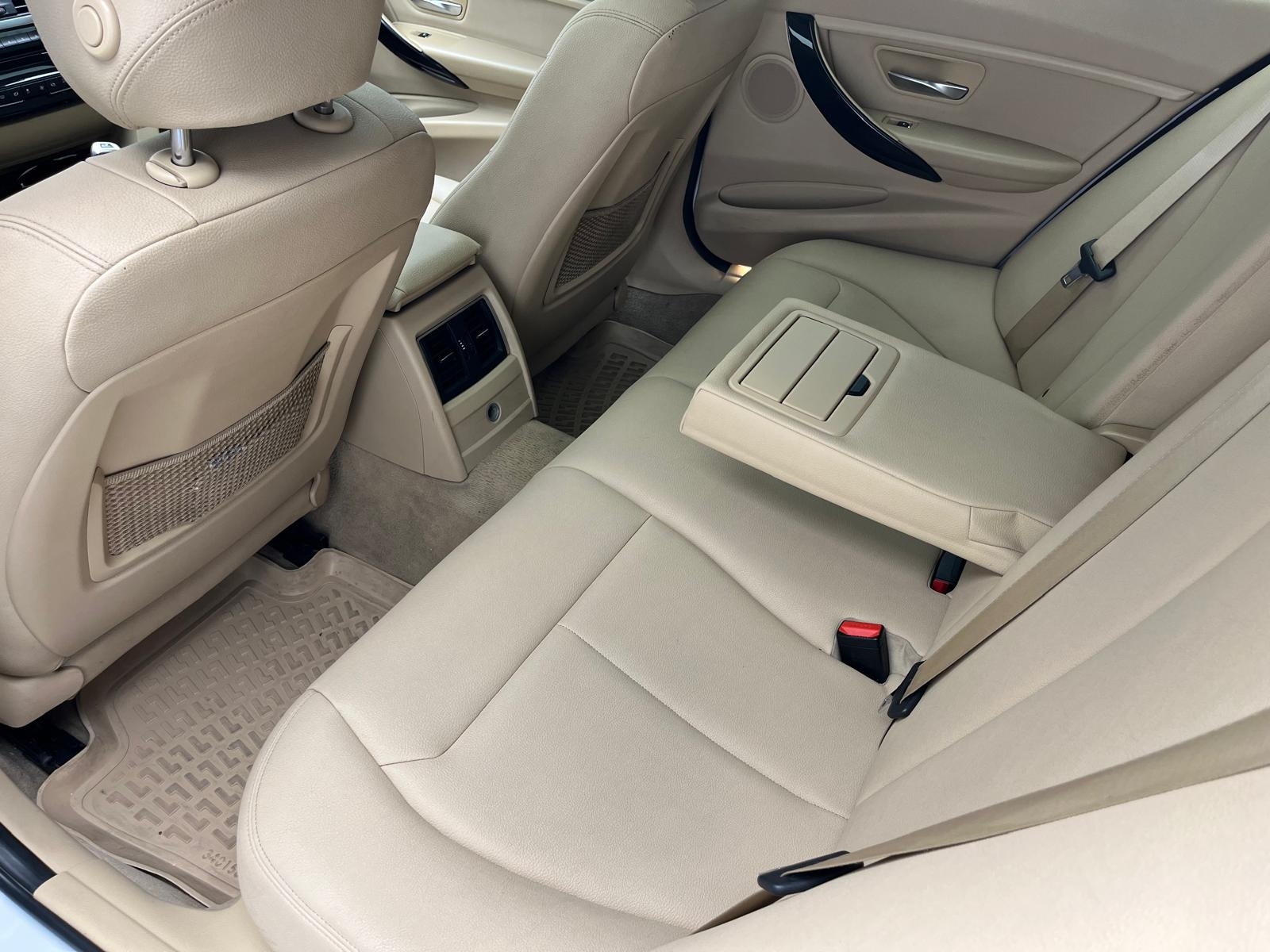 BMW 3 Serisi 318i Premium Line araç fotoğrafı 16