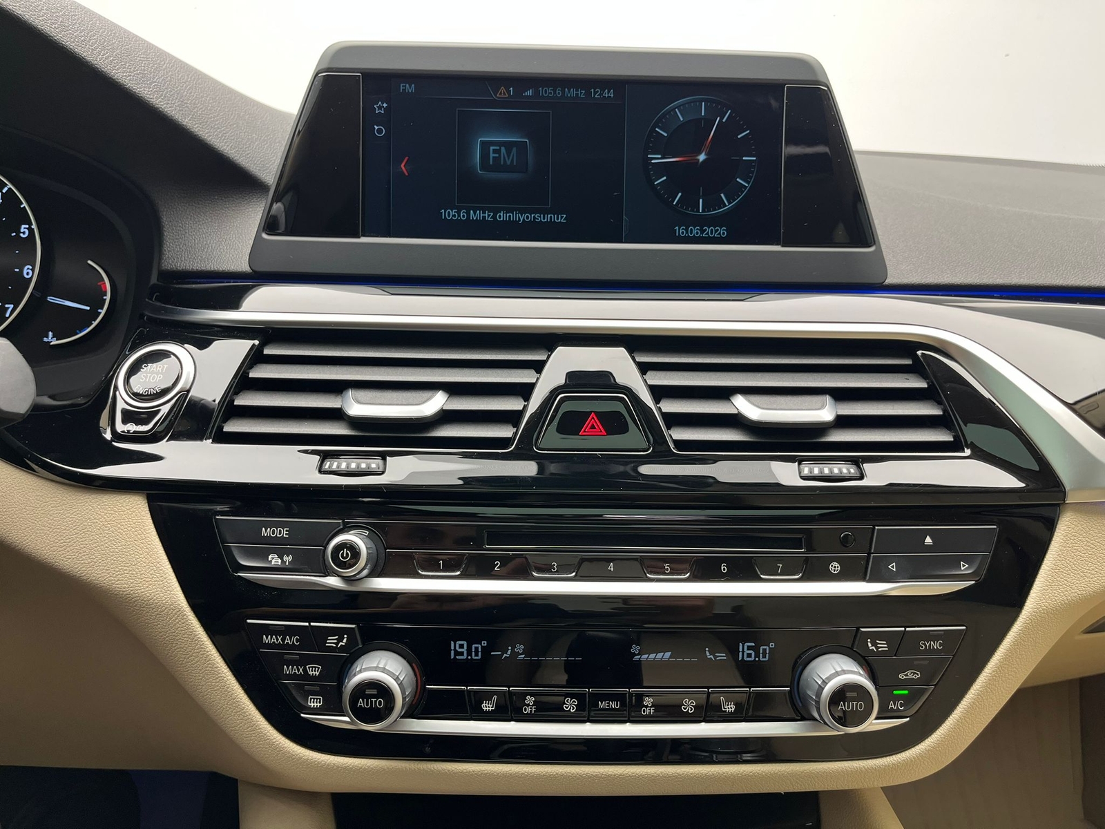 BMW 5 Serisi 520i Prestige araç fotoğrafı 5